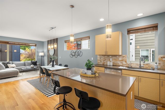 1550 NW 60th Street, Seattle, WA 98107