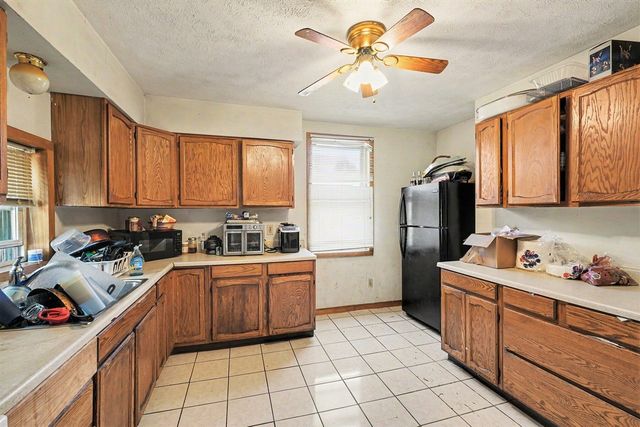 908 W Lapeer Street, Lansing, MI 48915