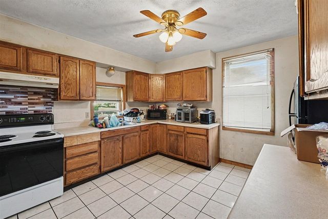 908 W Lapeer Street, Lansing, MI 48915