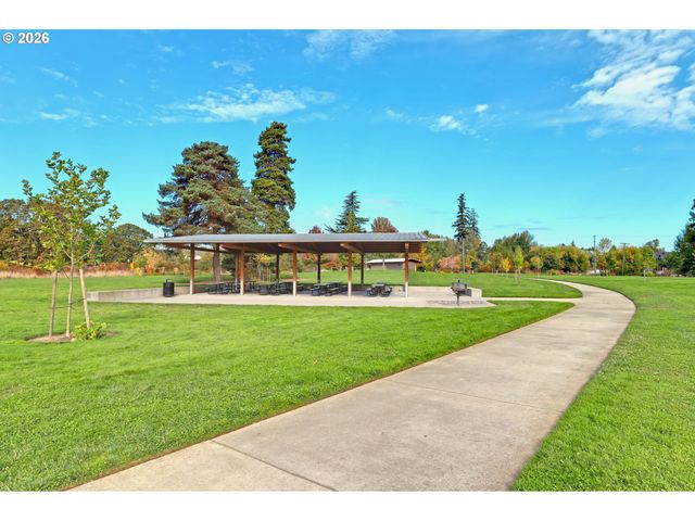216 Ne IRONCREEK Ter, Hillsboro, OR 97124