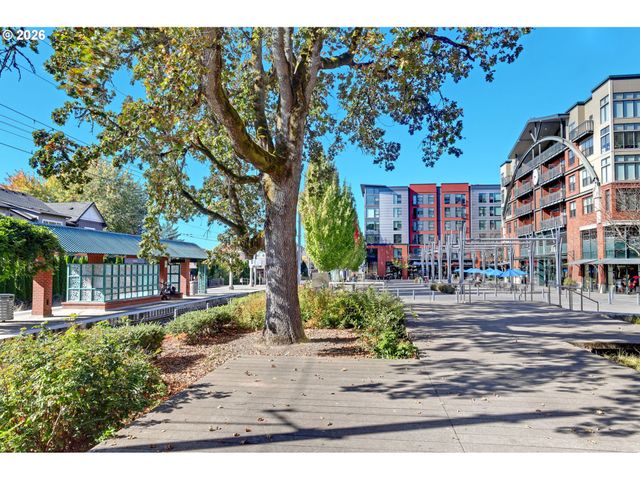216 Ne IRONCREEK Ter, Hillsboro, OR 97124