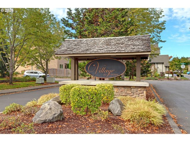 216 Ne IRONCREEK Ter, Hillsboro, OR 97124
