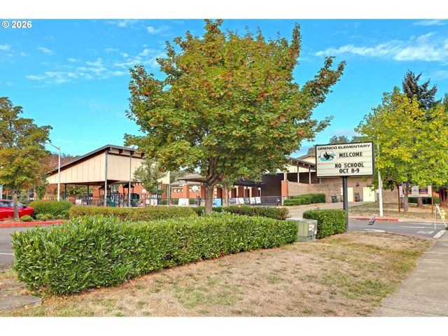 216 Ne IRONCREEK Ter, Hillsboro, OR 97124