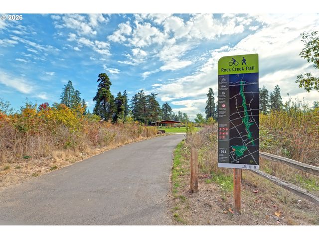 216 Ne IRONCREEK Ter, Hillsboro, OR 97124