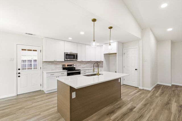 2804 Elk Grove Road, Carrollton, TX 75007