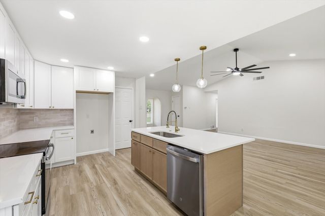 2804 Elk Grove Road, Carrollton, TX 75007