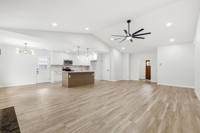 2804 Elk Grove Road, Carrollton, TX 75007