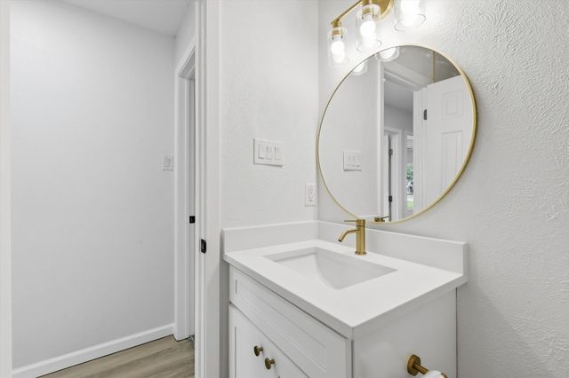 2804 Elk Grove Road, Carrollton, TX 75007