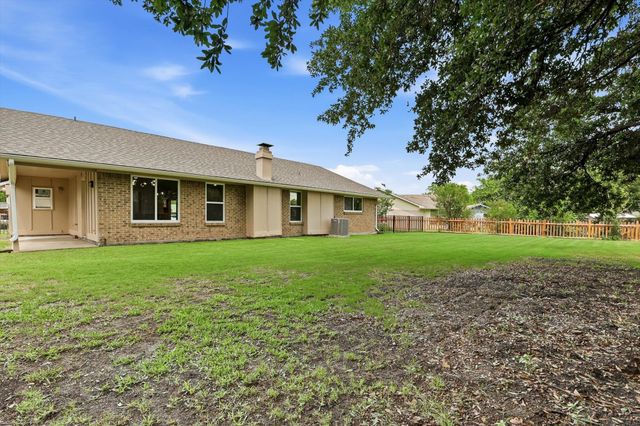 2804 Elk Grove Road, Carrollton, TX 75007