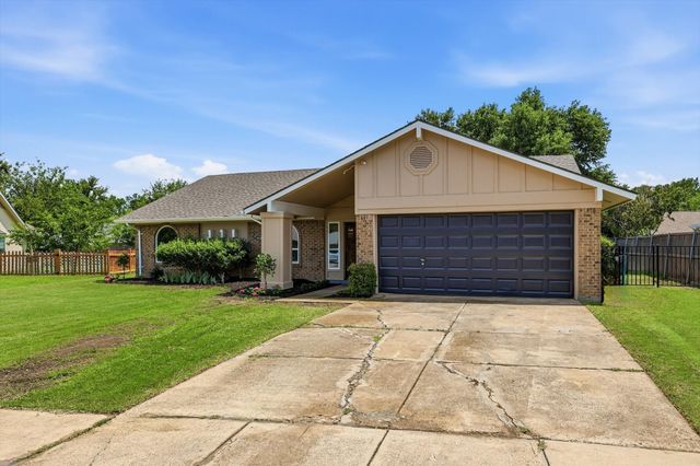 2804 Elk Grove Road, Carrollton, TX 75007