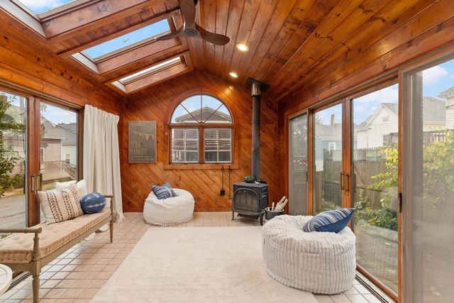 15 Myrtle St, Beverly, MA 01915