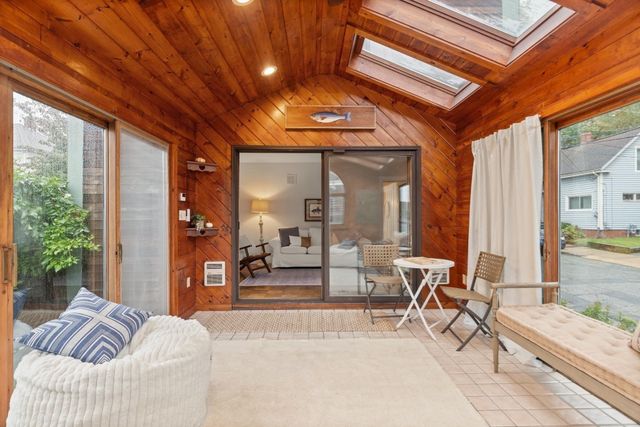 15 Myrtle St, Beverly, MA 01915