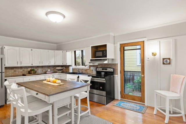 15 Myrtle St, Beverly, MA 01915