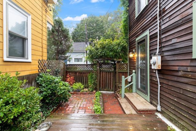 15 Myrtle St, Beverly, MA 01915