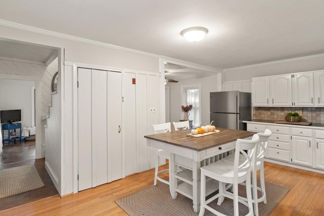 15 Myrtle St, Beverly, MA 01915