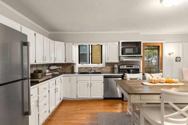 15 Myrtle St, Beverly, MA 01915