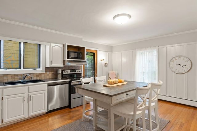 15 Myrtle St, Beverly, MA 01915