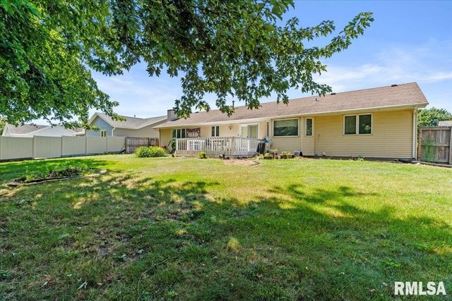 1808 Hunter Ridge Drive, Springfield, IL 62704