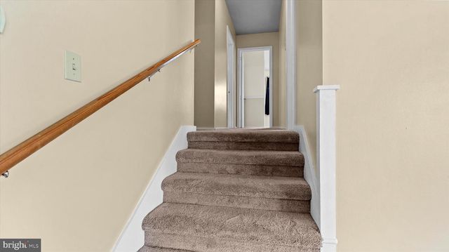 20 KENSINGTON DR, Camp Hill, PA 17011