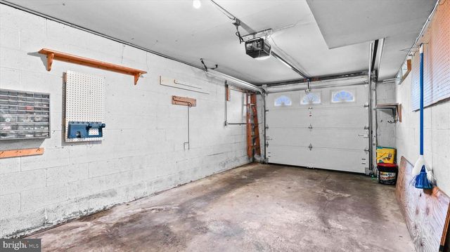 20 KENSINGTON DR, Camp Hill, PA 17011