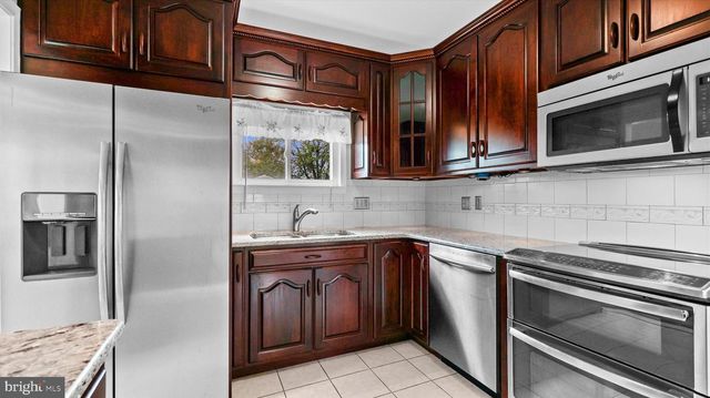 20 KENSINGTON DR, Camp Hill, PA 17011