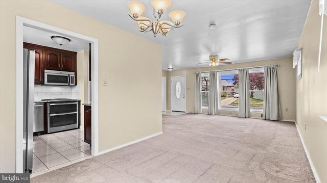 20 KENSINGTON DR, Camp Hill, PA 17011