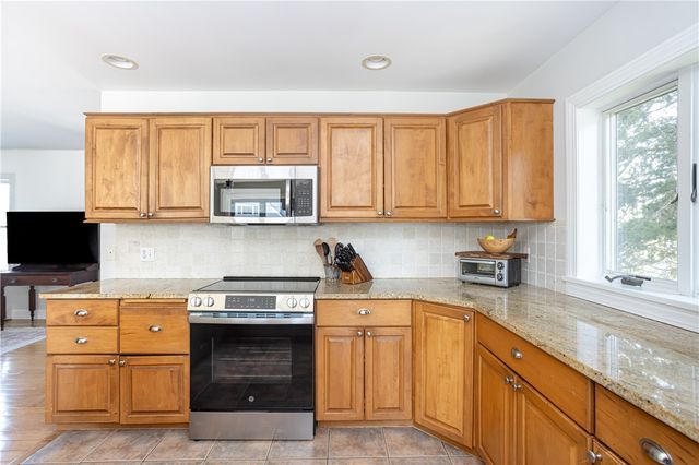 18 Lugger Street, Jamestown, RI 02835