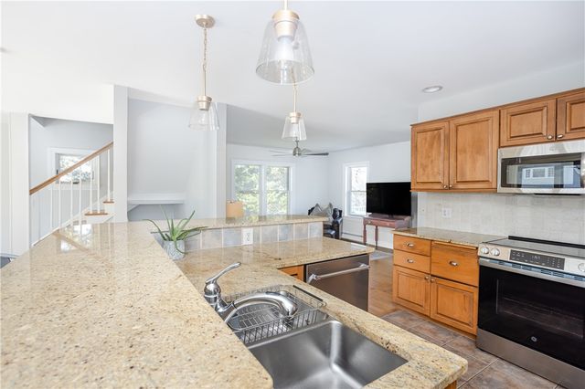 18 Lugger Street, Jamestown, RI 02835