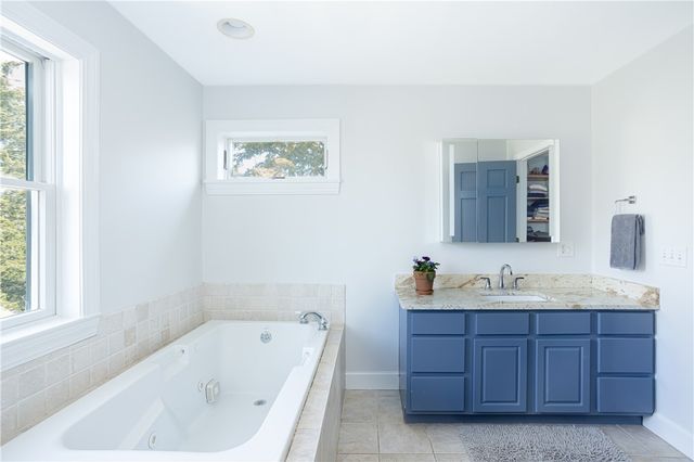 18 Lugger Street, Jamestown, RI 02835