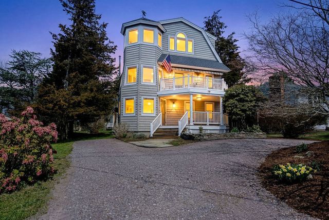 18 Lugger Street, Jamestown, RI 02835