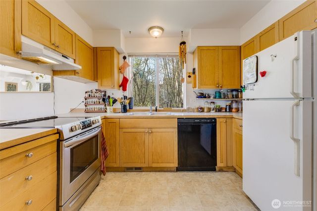 1222 S Sheridan Avenue, Tacoma, WA 98405