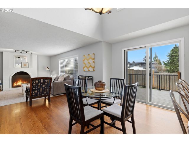 20520 MARTIN Ct, West Linn, OR 97068