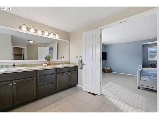 20520 MARTIN Ct, West Linn, OR 97068