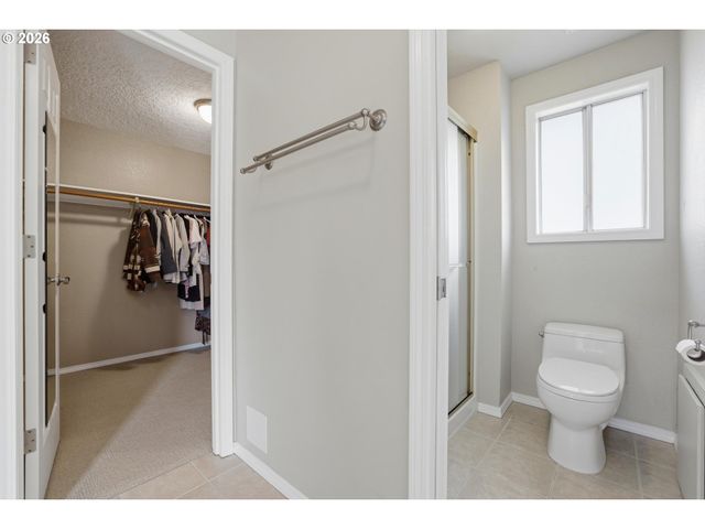 20520 MARTIN Ct, West Linn, OR 97068