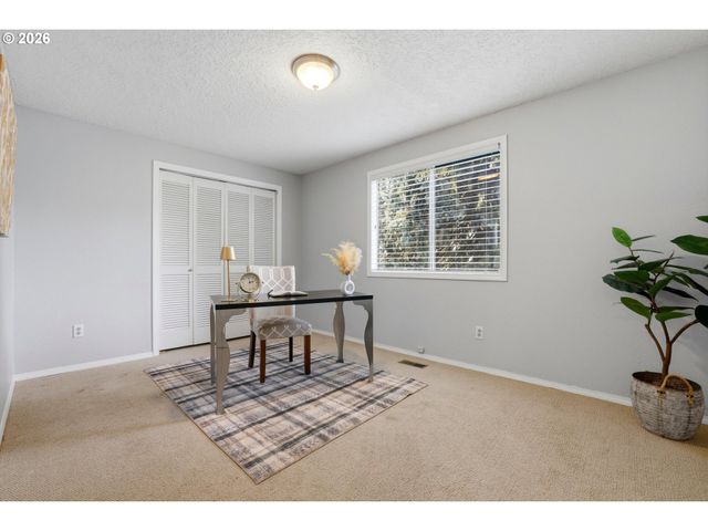 20520 MARTIN Ct, West Linn, OR 97068