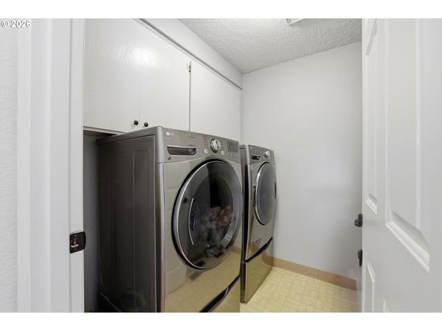 20520 MARTIN Ct, West Linn, OR 97068