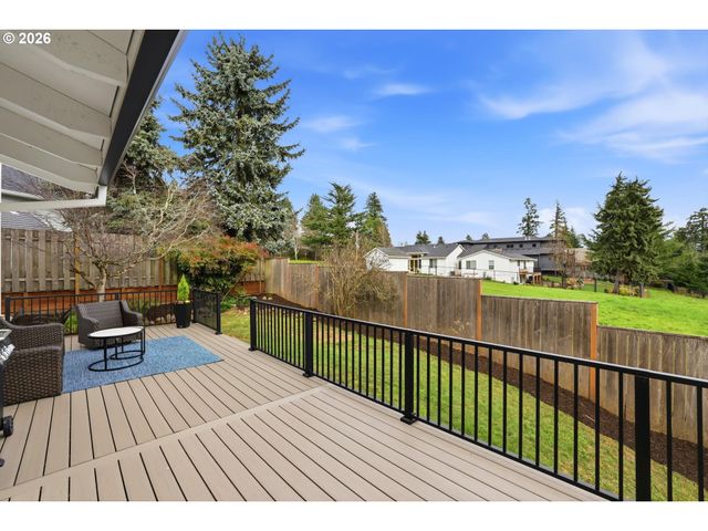 20520 MARTIN Ct, West Linn, OR 97068