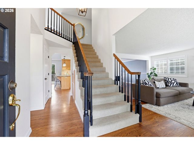 20520 MARTIN Ct, West Linn, OR 97068