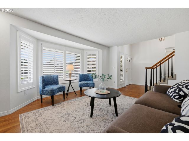 20520 MARTIN Ct, West Linn, OR 97068