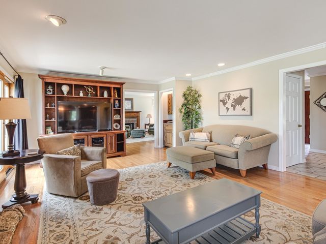 1900 Hickory Knoll Drive, Deerfield, IL 60015
