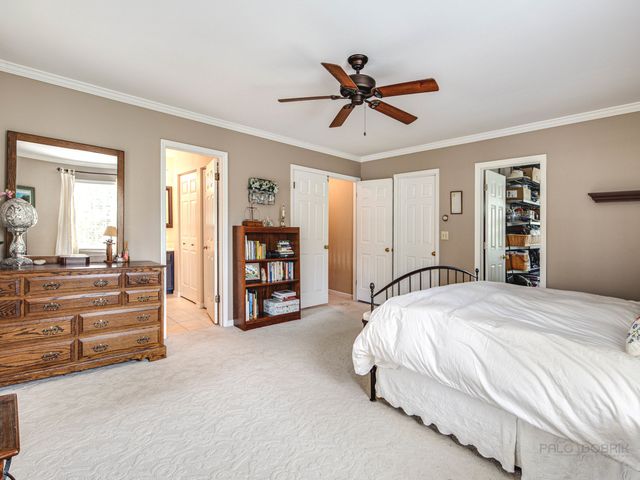 1900 Hickory Knoll Drive, Deerfield, IL 60015