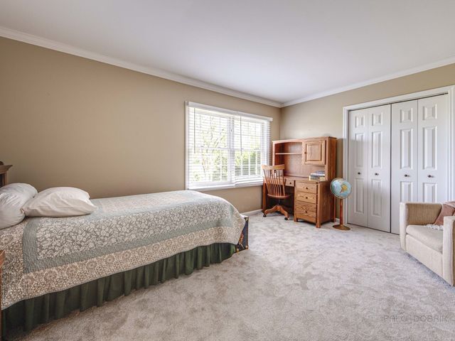 1900 Hickory Knoll Drive, Deerfield, IL 60015