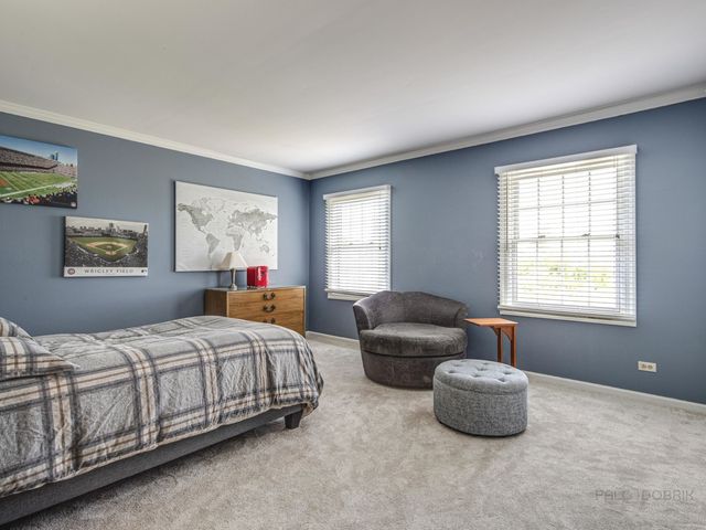 1900 Hickory Knoll Drive, Deerfield, IL 60015