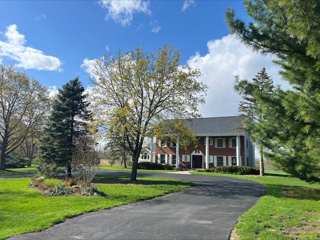 1900 Hickory Knoll Drive, Deerfield, IL 60015