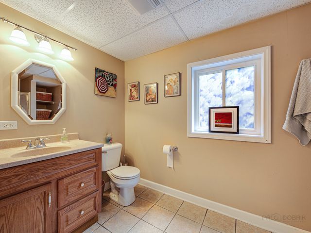 1900 Hickory Knoll Drive, Deerfield, IL 60015