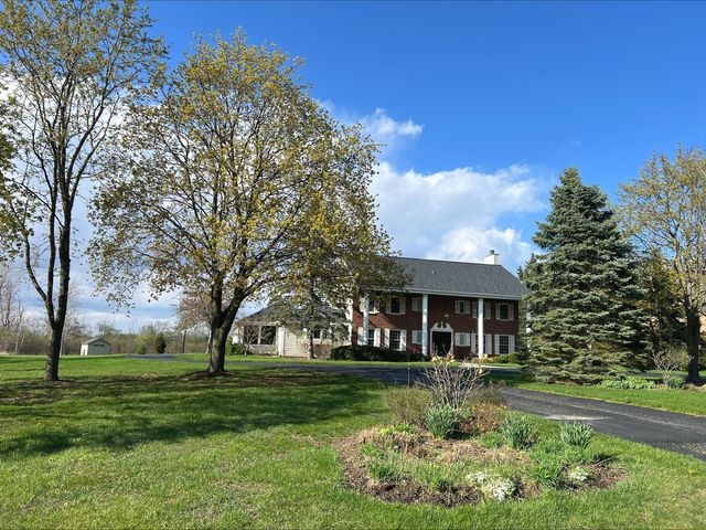 1900 Hickory Knoll Drive, Deerfield, IL 60015