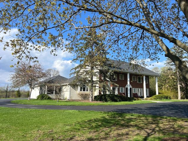 1900 Hickory Knoll Drive, Deerfield, IL 60015