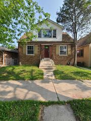 3 E 140th Court, Riverdale, IL 60827