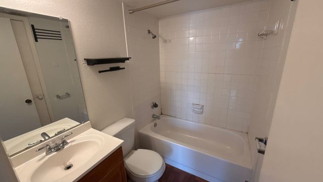 7030 Fair Oaks Avenue 117, Dallas, TX 75231