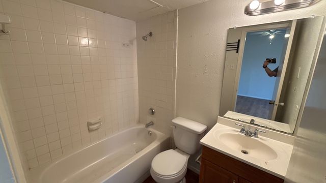 7030 Fair Oaks Avenue 117, Dallas, TX 75231
